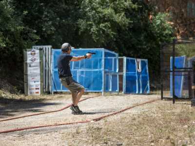 ...Il tutto muovendosi con grande rapidit�